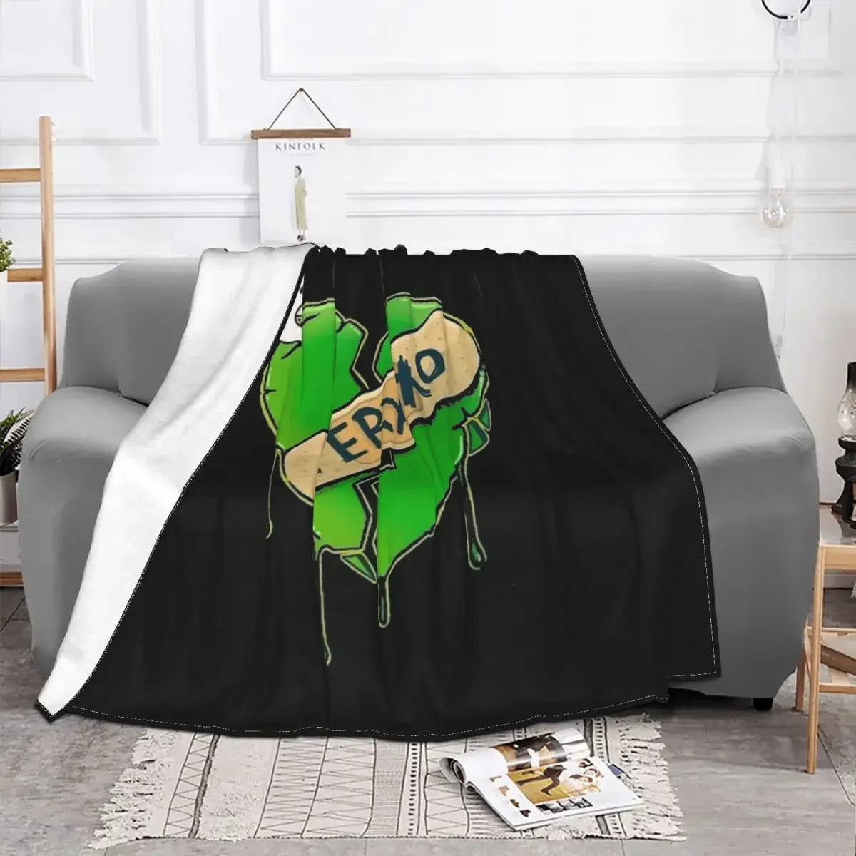Broken Heart Feid Ferxxo Blanket – Black